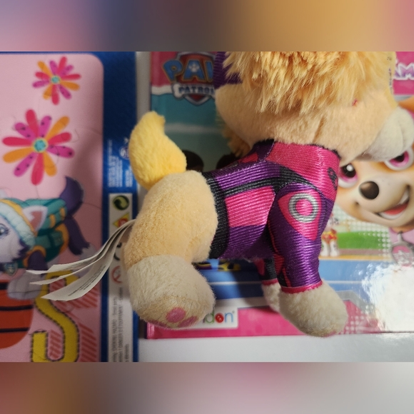 Paw Patrol Skye Plush, Book and Puzzle - Picture 5 of 15